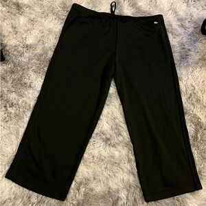 Vintage 2005 mid rise Capri Athletic Pants